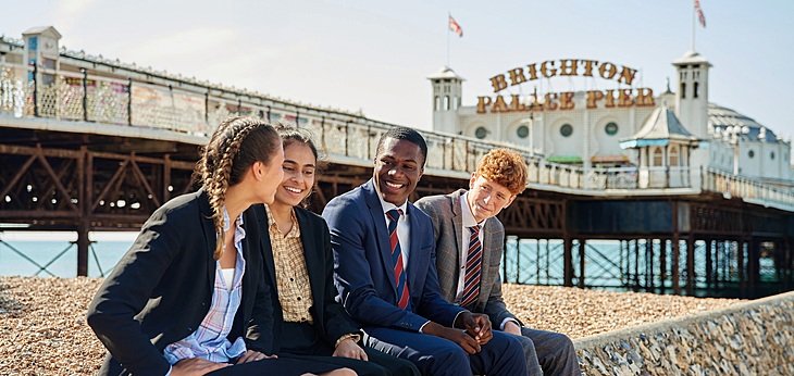  Brighton Pier Senior pupils  